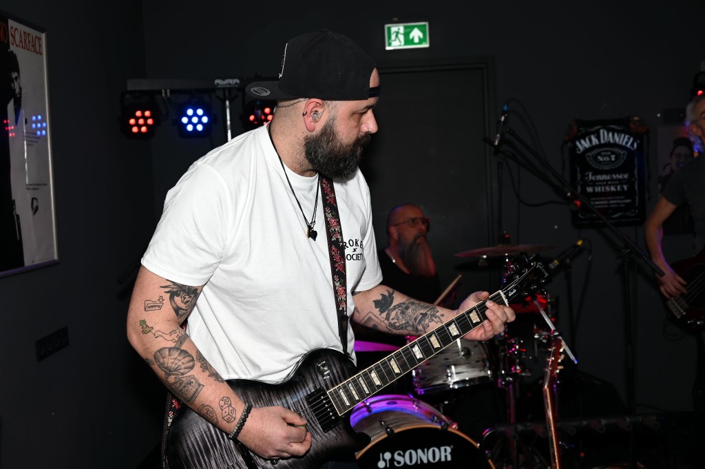 ../Images/10 jaar Ro's Barbershop 167.jpg